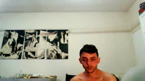 Snapshot of carlos037tm chatting on May 28, 8:50 pm Carlos online show from May 28, 8:50 pm