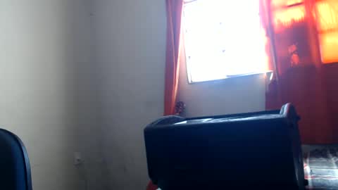 Snapshot of carlos2557 chatting on June 18, 1:26 pm carlos online show from June 18, 1:26 pm