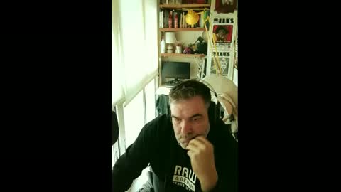 Snapshot of carlos_705 chatting on November 18, 7:02 am Albert King online show from November 18, 7:02 am