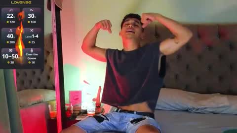 Snapshot of carloshero69 chatting on December 18, 8:26 pm carloshero69 online show from December 18, 8:26 pm