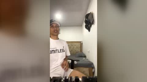 Snapshot of carlossmi01 chatting on July 3, 11:33 pm carlossmi01 online show from July 3, 11:33 pm