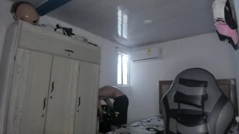 Snapshot of carlossmi01 chatting on August 1, 5:45 pm carlossmi01 online show from August 1, 5:45 pm