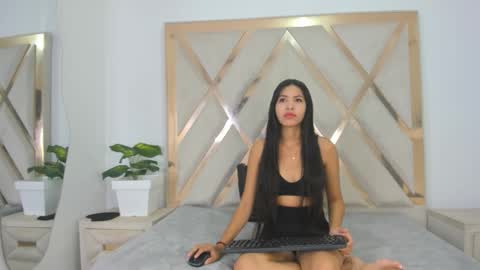 carlotaasm online show from March 23, 4:49 am