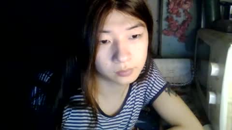 Snapshot of carlyjoy chatting on June 4, 5:52 pm CarlyJoy online show from June 4, 5:52 pm