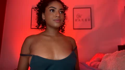 Snapshot of carlymonroee_ chatting on March 2, 1:15 am Littlecarly online show from March 2, 1:15 am