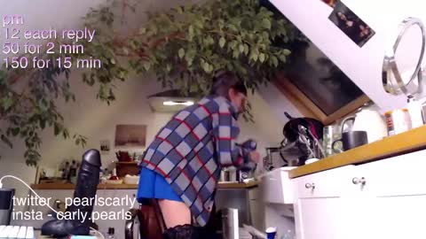 Snapshot of carlypearls chatting on January 20, 6:31 am Carly Pearls online show from January 20, 6:31 am
