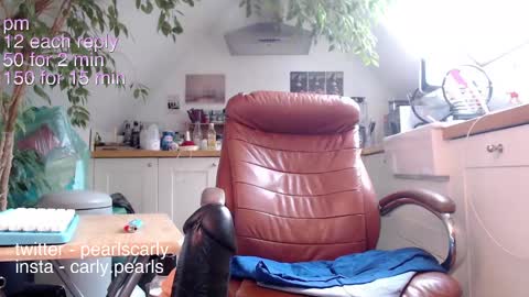 Snapshot of carlypearls chatting on January 20, 9:35 am Carly Pearls online show from January 20, 9:35 am