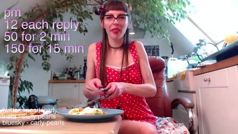 Snapshot of carlypearls chatting on February 9, 10:53 am Carly Pearls online show from February 9, 10:53 am