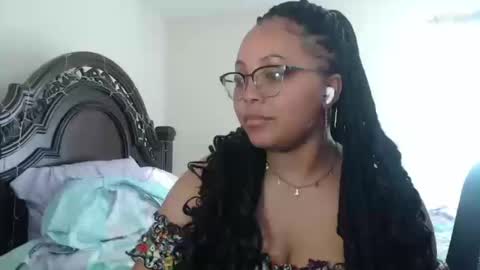 CARAMEL xoxo online show from October 16, 8:43 pm