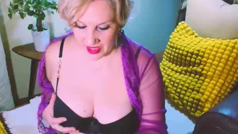 Snapshot of carmenrossi chatting on January 7, 10:01 am Carmen online show from January 7, 10:01 am