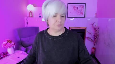 Carmen online show from February 1, 9:02 pm