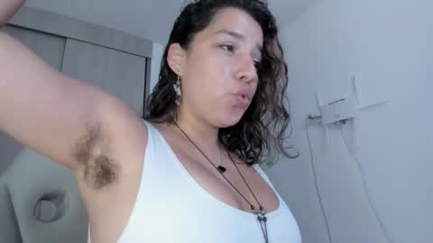 Snapshot of carmesix__ chatting on May 17, 1:40 pm carmesix__ online show from May 17, 1:40 pm