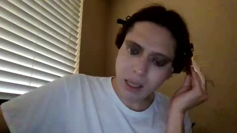 Snapshot of carnalflower95 chatting on April 18, 10:10 pm Brooke online show from April 18, 10:10 pm