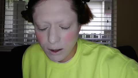 Snapshot of carnalflower95 chatting on May 6, 1:47 am Brooke online show from May 6, 1:47 am