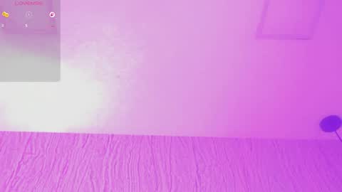 Snapshot of caro_duval chatting on April 26, 10:35 am Caro online show from April 26, 10:35 am