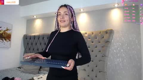 Caro Fisher online show from December 17, 1:06 pm