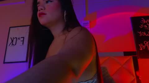 Snapshot of caro_zapata chatting on February 18, 8:49 am Carolina online show from February 18, 8:49 am