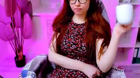 Snapshot of carol_carmen chatting on June 14, 10:34 pm Carol online show from June 14, 10:34 pm