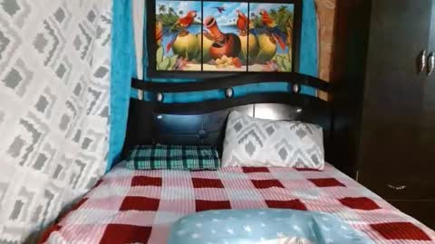 Snapshot of carol_lil1 chatting on February 27, 12:10 am carol_lil1 online show from February 27, 12:10 am