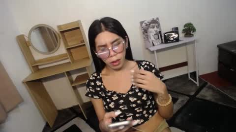 Snapshot of carol_linaxxx chatting on December 22, 11:22 am Carolina online show from December 22, 11:22 am