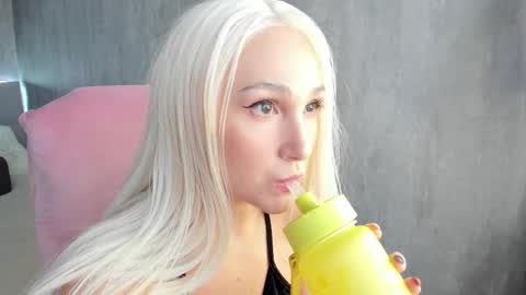 Snapshot of carol_may_ chatting on September 13, 5:18 am carol_may_ online show from September 13, 5:18 am