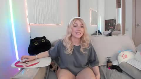 Snapshot of carol_may_ chatting on March 14, 11:37 am carol_may_ online show from March 14, 11:37 am