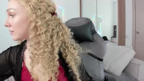 carol_may_ online show from April 30, 6:09 am