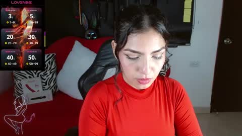 Caroline online show from May 26, 1:51 pm