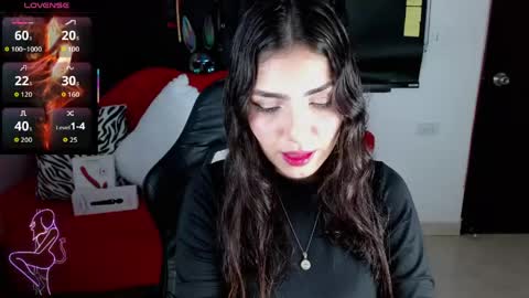 Caroline online show from May 27, 1:30 pm