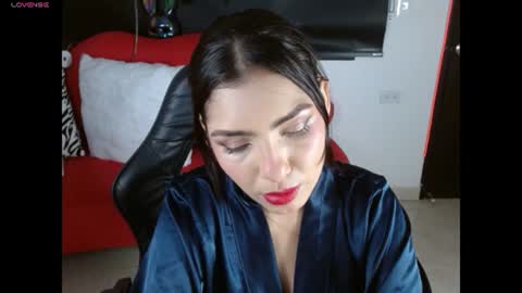 Caroline online show from July 16, 1:06 pm
