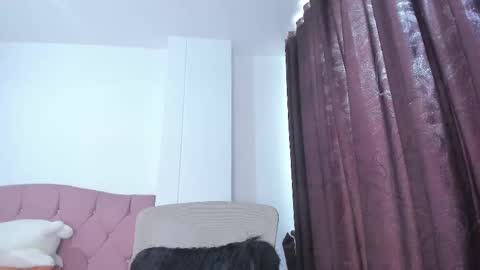 Caroline online show from December 4, 2:15 pm