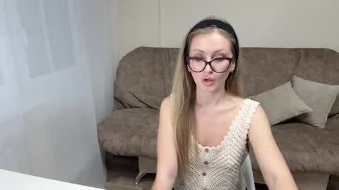 Carolin online show from November 17, 10:10 am