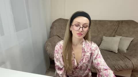 Carolin online show from November 20, 5:23 pm