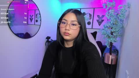 Snapshot of carolina_cherry chatting on June 3, 2:33 pm CAROLINA. online show from June 3, 2:33 pm