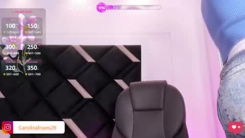 Snapshot of carolina_evannss chatting on June 12, 4:33 am carolina_evannss online show from June 12, 4:33 am