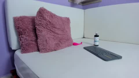 Snapshot of carolina_latinlady chatting on March 12, 11:33 pm Carolina online show from March 12, 11:33 pm