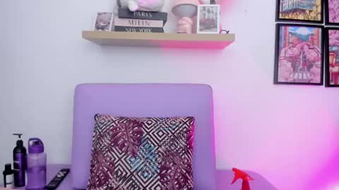 Snapshot of carolina_latinlady chatting on October 1, 8:59 pm Carolina online show from October 1, 8:59 pm