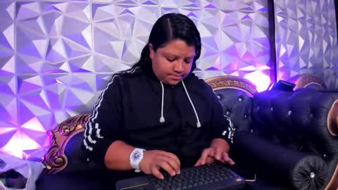 Angie Carolina online show from March 18, 7:39 pm