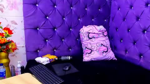 Snapshot of carolina_suarez_ chatting on July 5, 4:19 am carolina suarez online show from July 5, 4:19 am