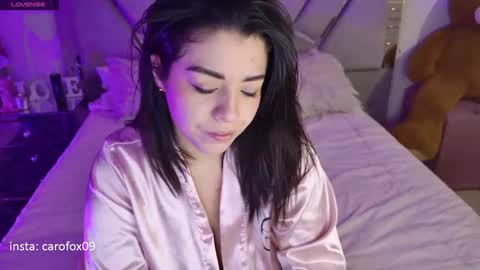 Snapshot of carolinafox_ chatting on May 7, 12:05 am caroline online show from May 7, 12:05 am