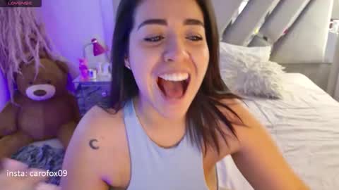 Snapshot of carolinafox_ chatting on May 22, 3:02 am caroline online show from May 22, 3:02 am