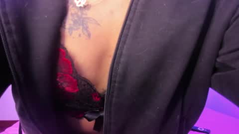 caroline 3 online show from April 9, 6:19 am