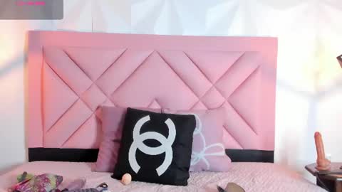 caroline daring online show from July 27, 12:34 pm