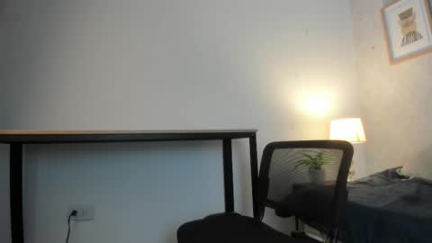  Caroline  online show from February 13, 11:39 am