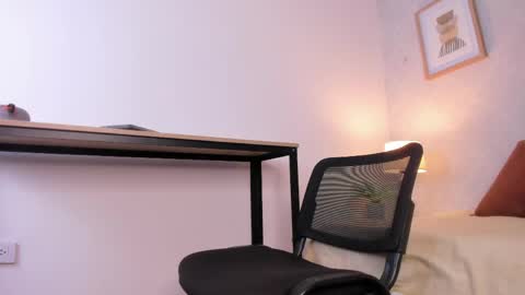 Snapshot of caroline_dh chatting on May 14, 11:39 am Caroline online show from May 14, 11:39 am