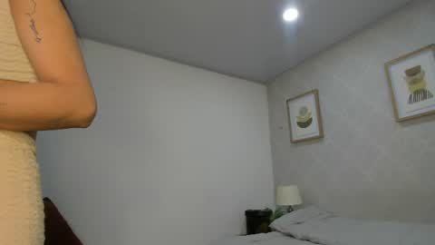 Snapshot of caroline_dh chatting on July 9, 11:36 am Caroline online show from July 9, 11:36 am