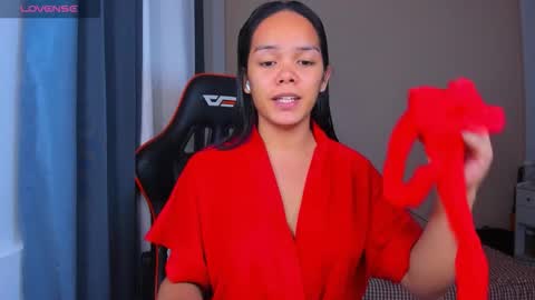 caroline_east online show from October 25, 11:51 am