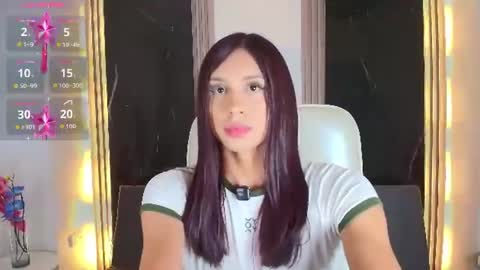 caroline_foster1 online show from June 24, 12:37 pm