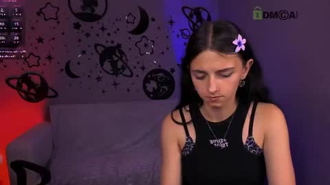 Snapshot of caroline_honeyy chatting on July 6, 3:03 pm Caroline online show from July 6, 3:03 pm
