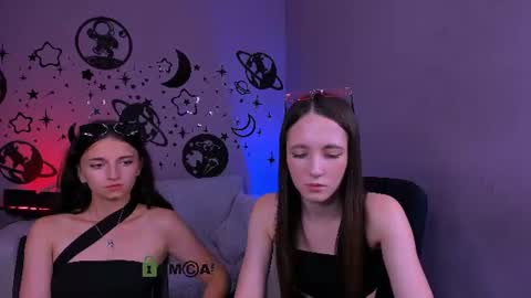 Snapshot of caroline_honeyy chatting on July 14, 11:16 am Caroline online show from July 14, 11:16 am